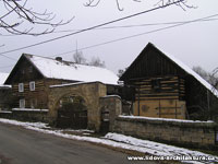 Usedlost s patrovm domem a hospodskou stavbou v obci Noslov