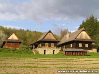 Dům a chalupy z Nového Hrozenkova ve Valašském muzeu v přírodě