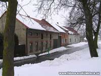 Zděné domy s půdními polopatry v památkové rezervaci Rymice - Hejnice