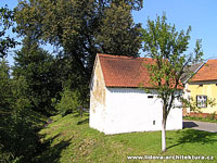 Samostatně stojící komora v obci Vlčnov