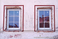 Plastov okna - nevhodnost plastovch oken je zapinna jejich vzhledem, profily i technickmi vlastnostmi.